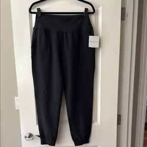 Beyond Yoga joggers